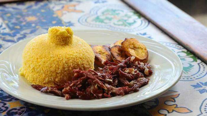 Cuscuz Só Carne Desfiada