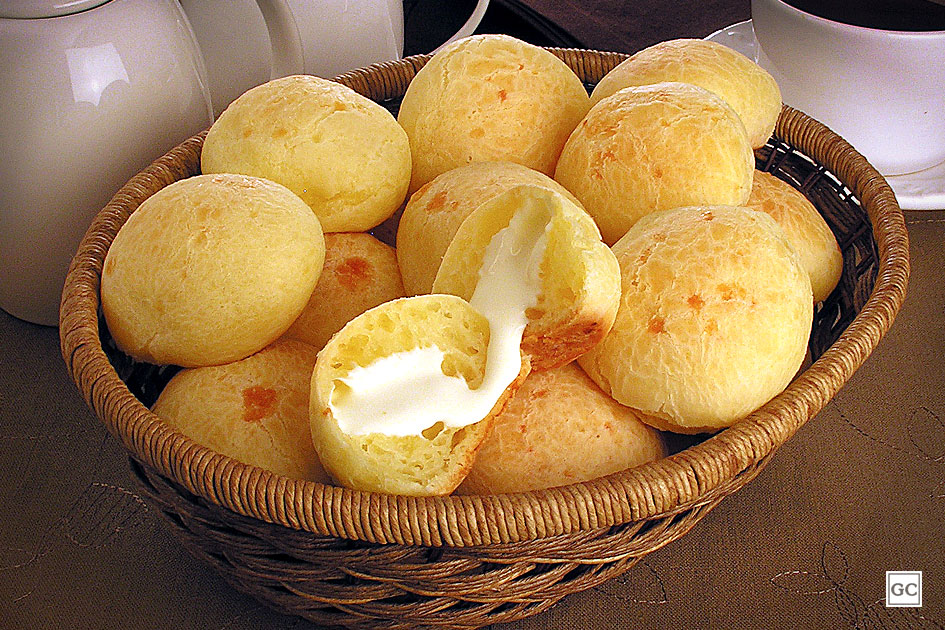 Pão de Queijo com Requeijão