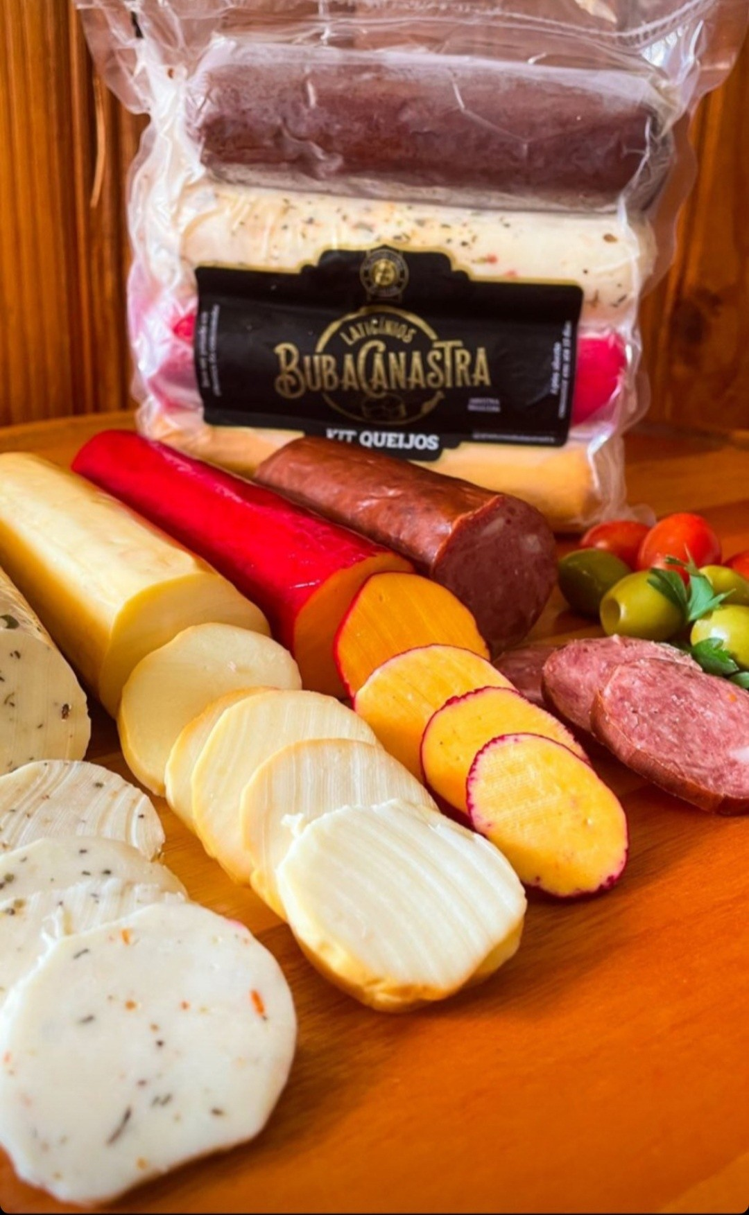 Kit Queijos c/ Lombo Defumado e Bubacanastra