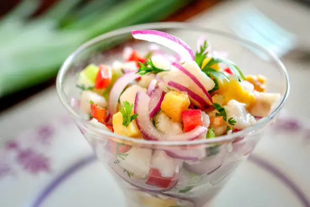 Ceviche Misto - Salmão, Camarão e Kani