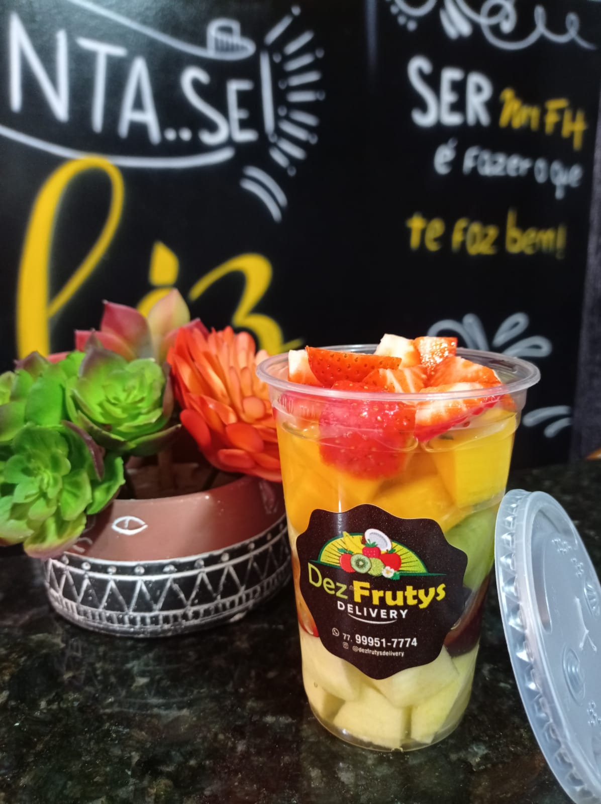 SALADA DE FRUTAS C/ ÁGUA DE COCO